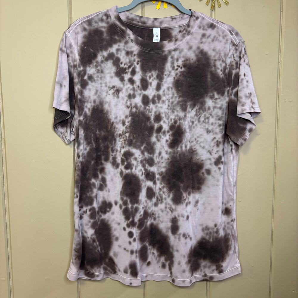 Lululemon tee women’s purple size 4 crew neck tie dye